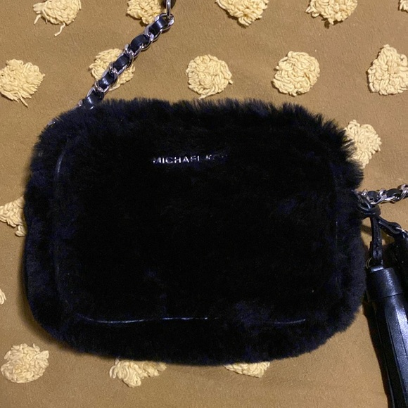 Michael Kors Shearling crossbody - Picture 1 of 3